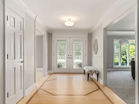 2nd image of 30 Highgate Crse