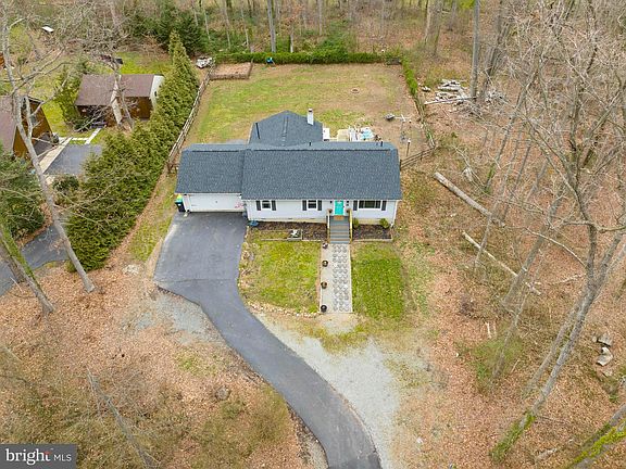 3rd image of 111 Kingston Dr