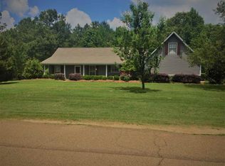 124 Falcon Ridge Dr, Raymond, MS 39154