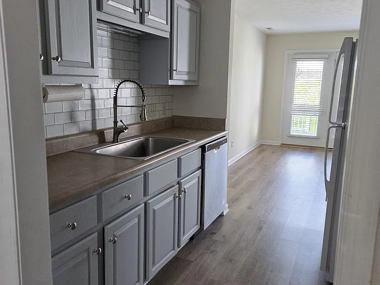 109 Joyce Dr — Photo 3