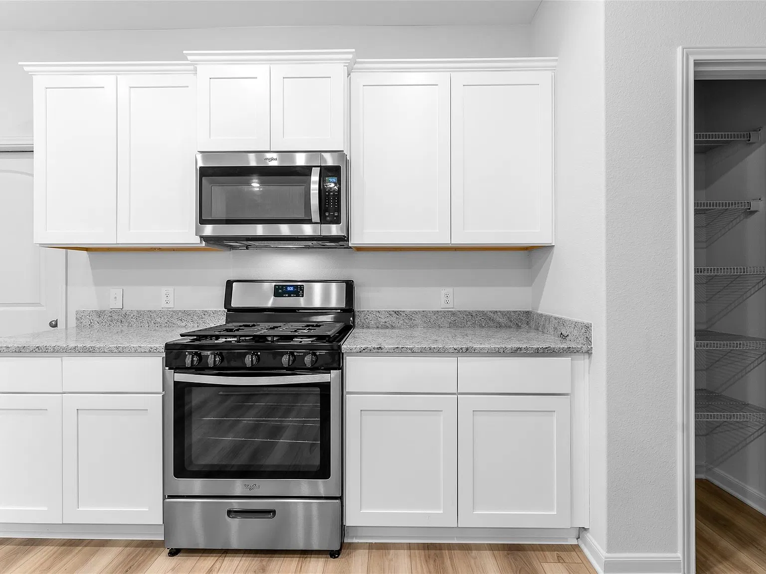 3 bed, 1595 sqft, $1,699 — Photo 3