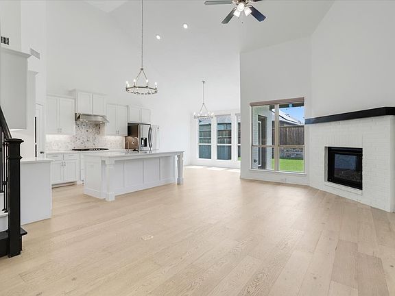 3rd image of 3452 Ashland Ave