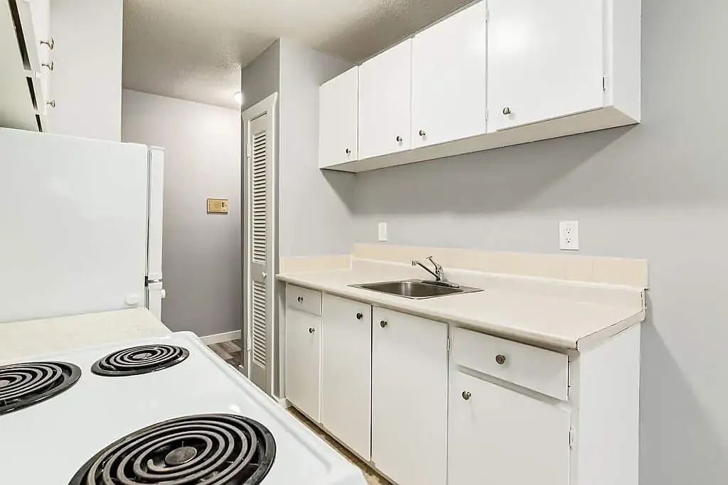 Linda Manor — Photo 1