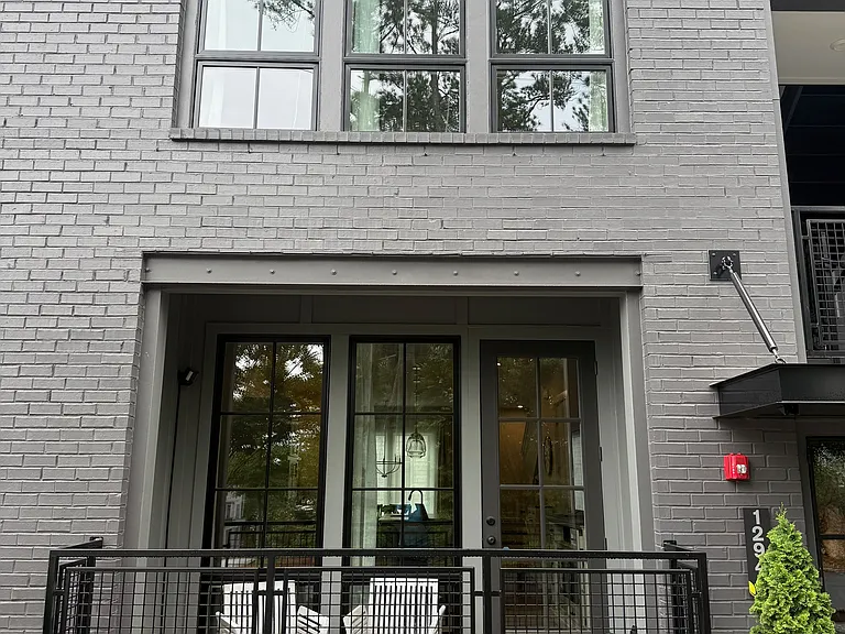 1294 Longreen Ter NW #4 — Photo 1
