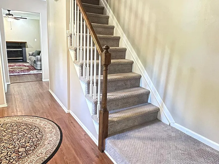 16 Jenny Ln — Photo 9