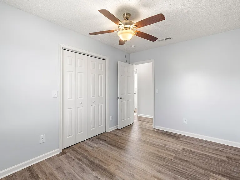 Riverview Apartments — Photo 8