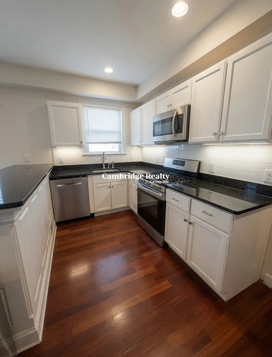 4 bed, 2.0 bath, 1450 sqft, $5,000 — Photo 1