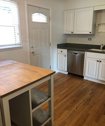 3rd image of 1208 Hillgrove Ave #1208