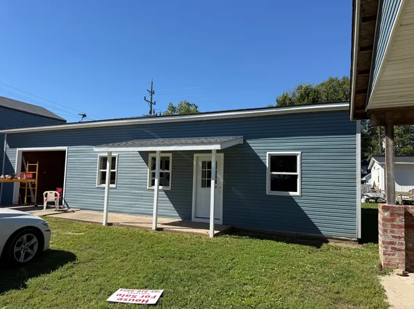 122 N Sycamore St, Ladoga, IN 47954