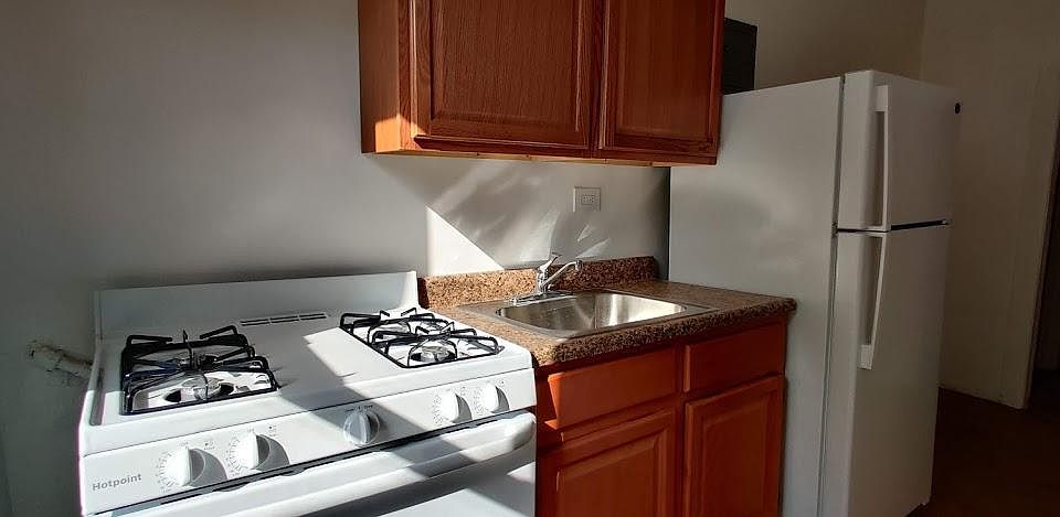 1st image of 2600 Grand Ave #22