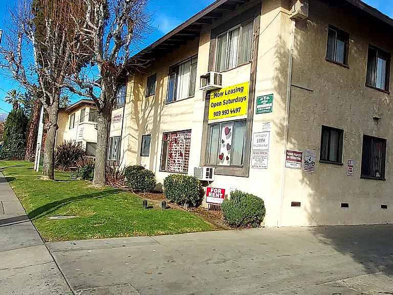 228 N San Antonio Ave #5 — Photo 1