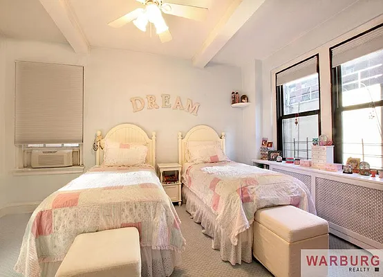 Sold by Warburg | media 4