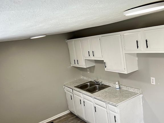 5th image of 3430 Pflanz Ave