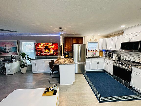 2nd image of 6539 Townsend Rd #283