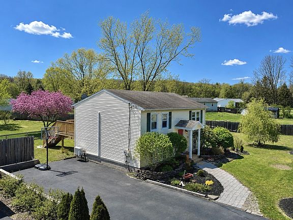 2nd image of 3 Rolling Terrace Dr