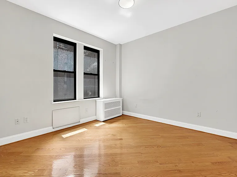 226 E 70th St #4C — Photo 5