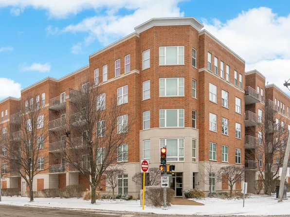 900 Lee St Unit 303, Des Plaines, IL 60016