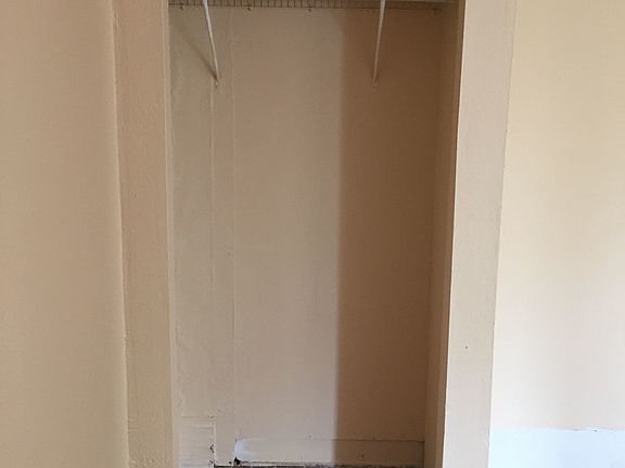 5th image of 232 N Peninsula Dr #1