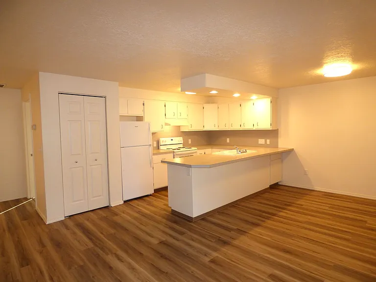 3974 Liberty Rd S — Photo 13