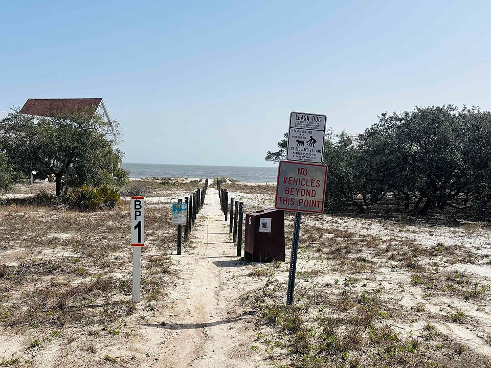 2nd image of 643 & 647 Bald Point Rd