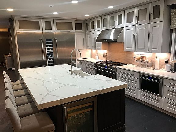 3rd image of 8585 Edgewood Park Dr