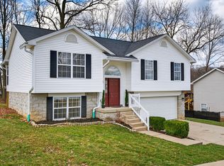 638 E Ironsides Dr, Ellettsville, IN 47429