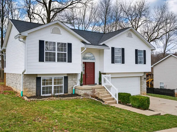 638 E Ironsides Dr, Ellettsville, IN 47429