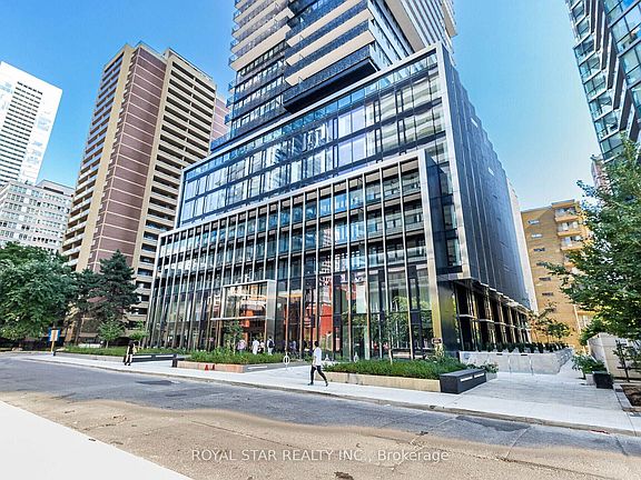 4th image of 55 Charles St E #2706