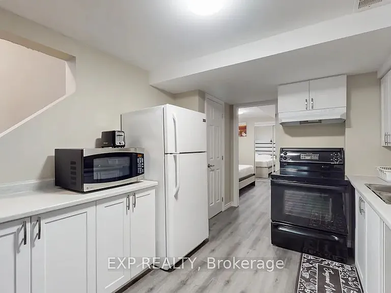 967 Wright Dr #LOWER — Photo 11