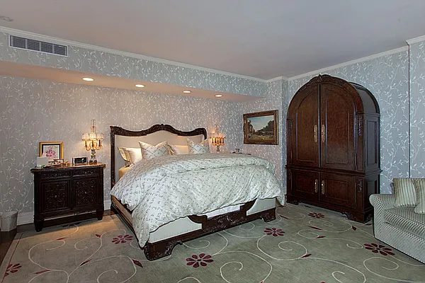 Sold by Brown Harris Stevens | media 31