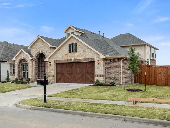 2nd image of 1960 Frediano Ln
