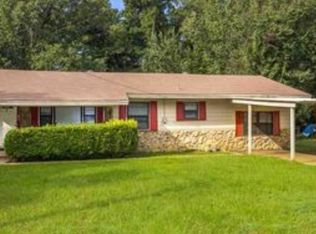 1725 Rainbow Dr, Longview, TX 75604