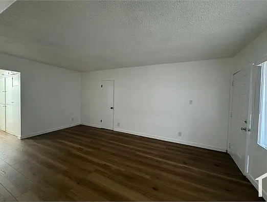 1358 W 37th St #2 — Photo 3