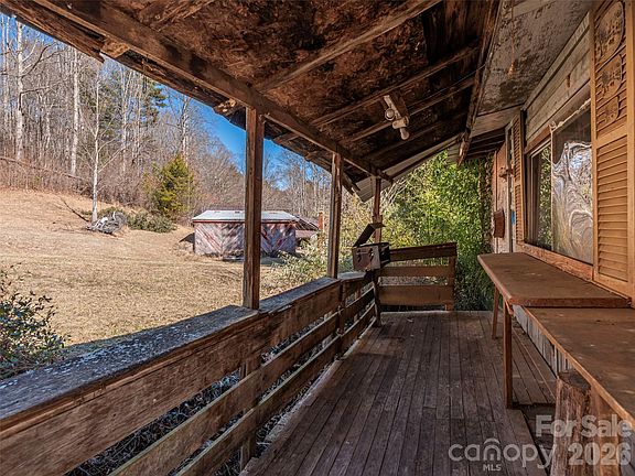 5th image of 181 Mink Farm Rd