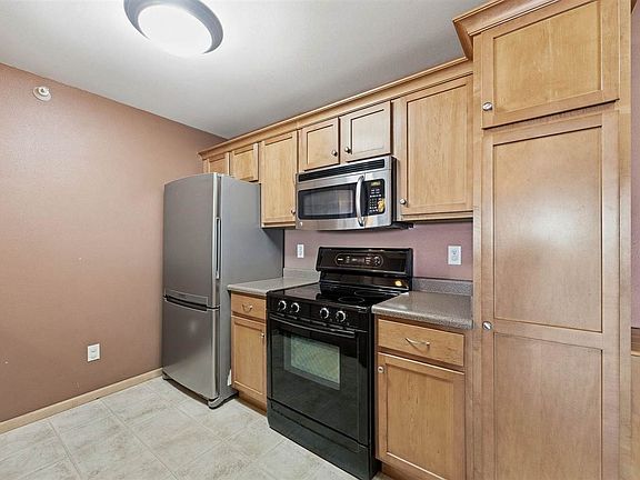4th image of 420 N 1st Ave APT 305