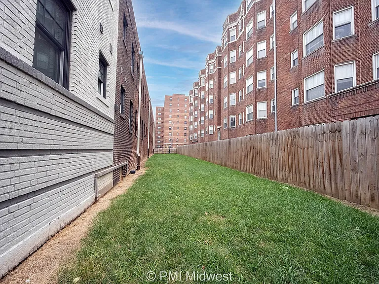 Priscilla Apartments — Photo 9
