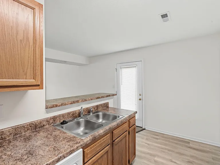 5004-5006 Betty Jean Way — Photo 15