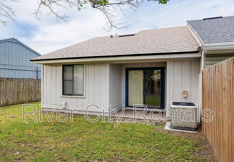 2443 N Seabury Pl — Photo 22
