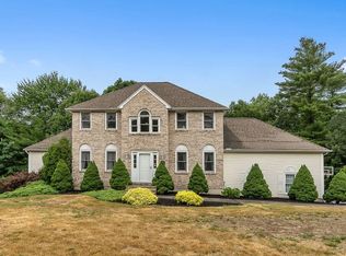 14 Hickory Ln, Ipswich, MA 01938