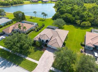 513 Country Meadows Way, Bradenton, FL 34212