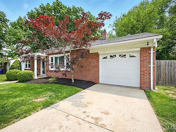 4th image of 22 Claire Dr