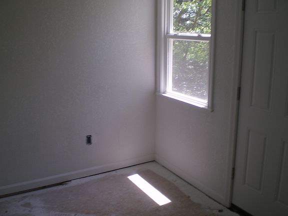 3rd image of 2121 E 81st St