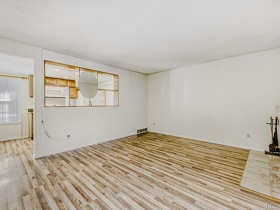 4th image of 2005 S Helena Street #C