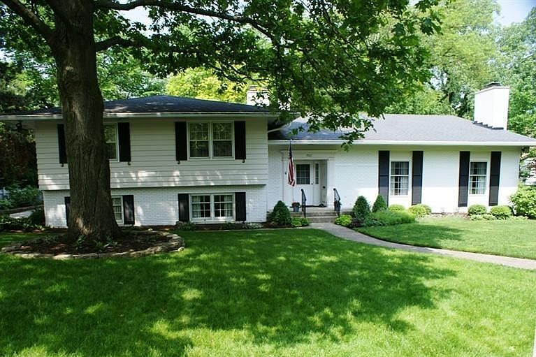 1st image of 1901 E Southwood Ln