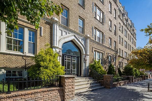 1st image of 28 Duncan Ave APT 110