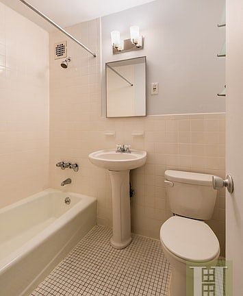 4th image of 324 Pearl St APT 2A