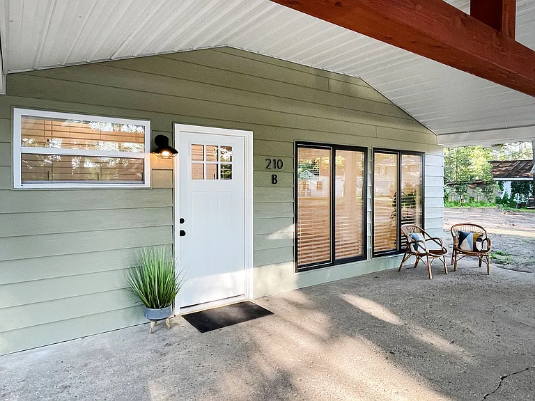 210 Evans Ln — Photo 16
