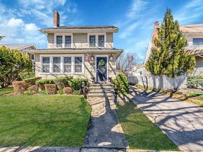 33 Harding Avenue, Lynbrook, NY, 11563