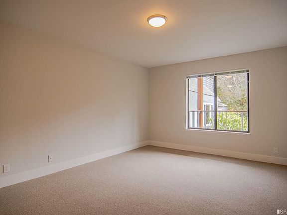 4th image of 325 Clipper St #B