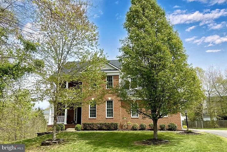 1st image of 31 Crawford Ln